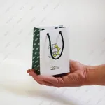малюсенький пакет с лого